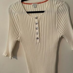 Ribbed cream short sleeved sweater